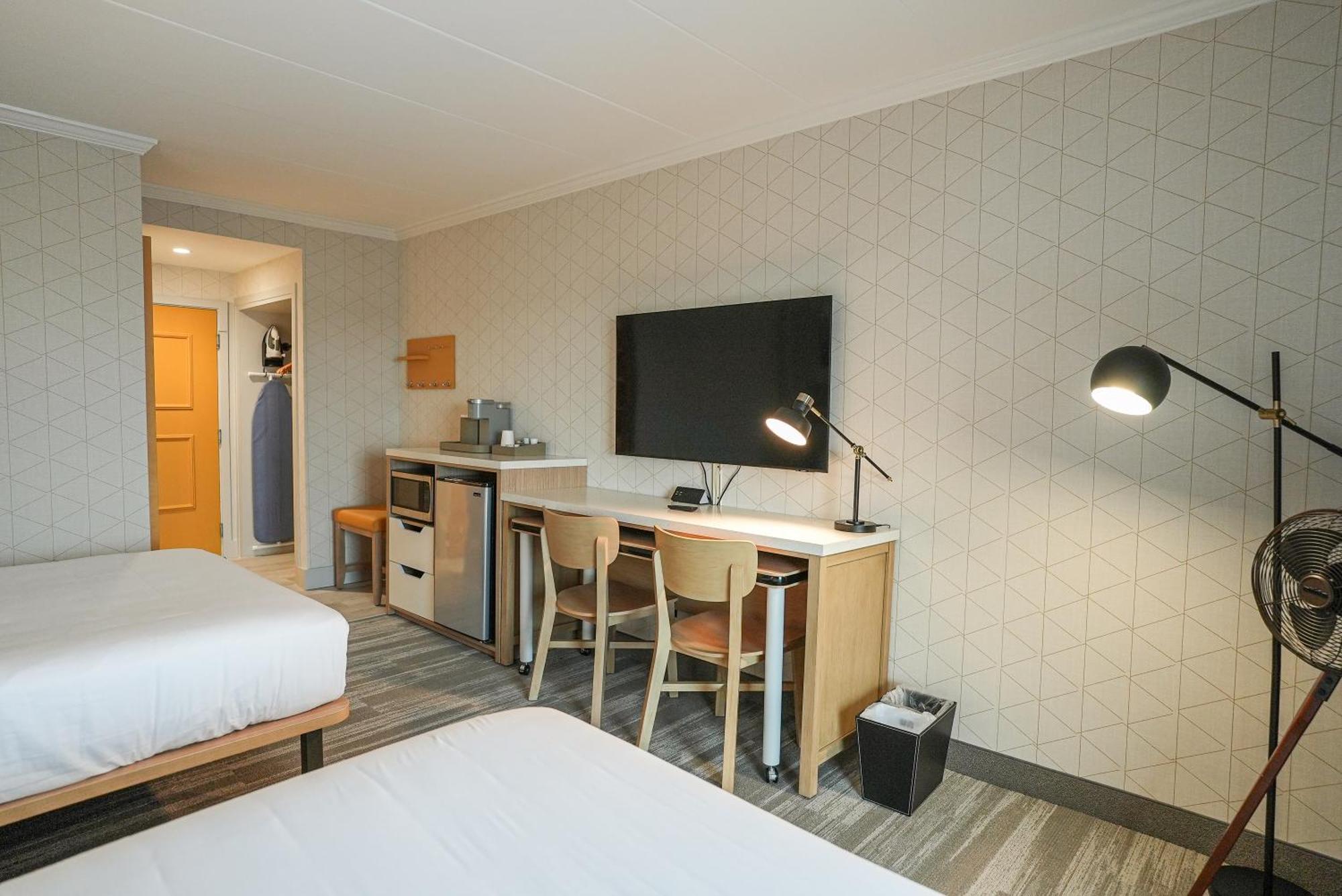 The Boulevard Hotel Бийч Хейвън Екстериор снимка