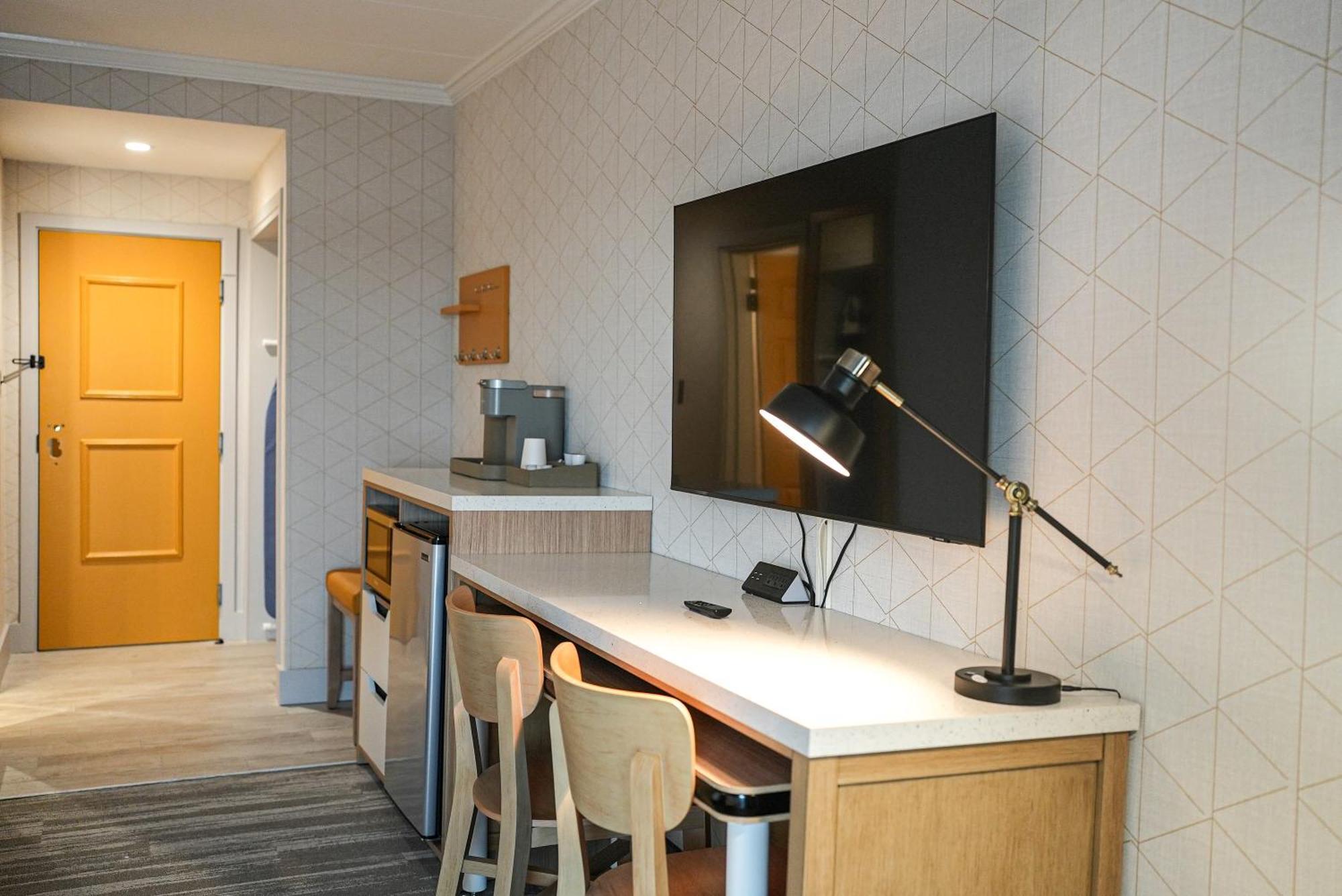 The Boulevard Hotel Бийч Хейвън Екстериор снимка