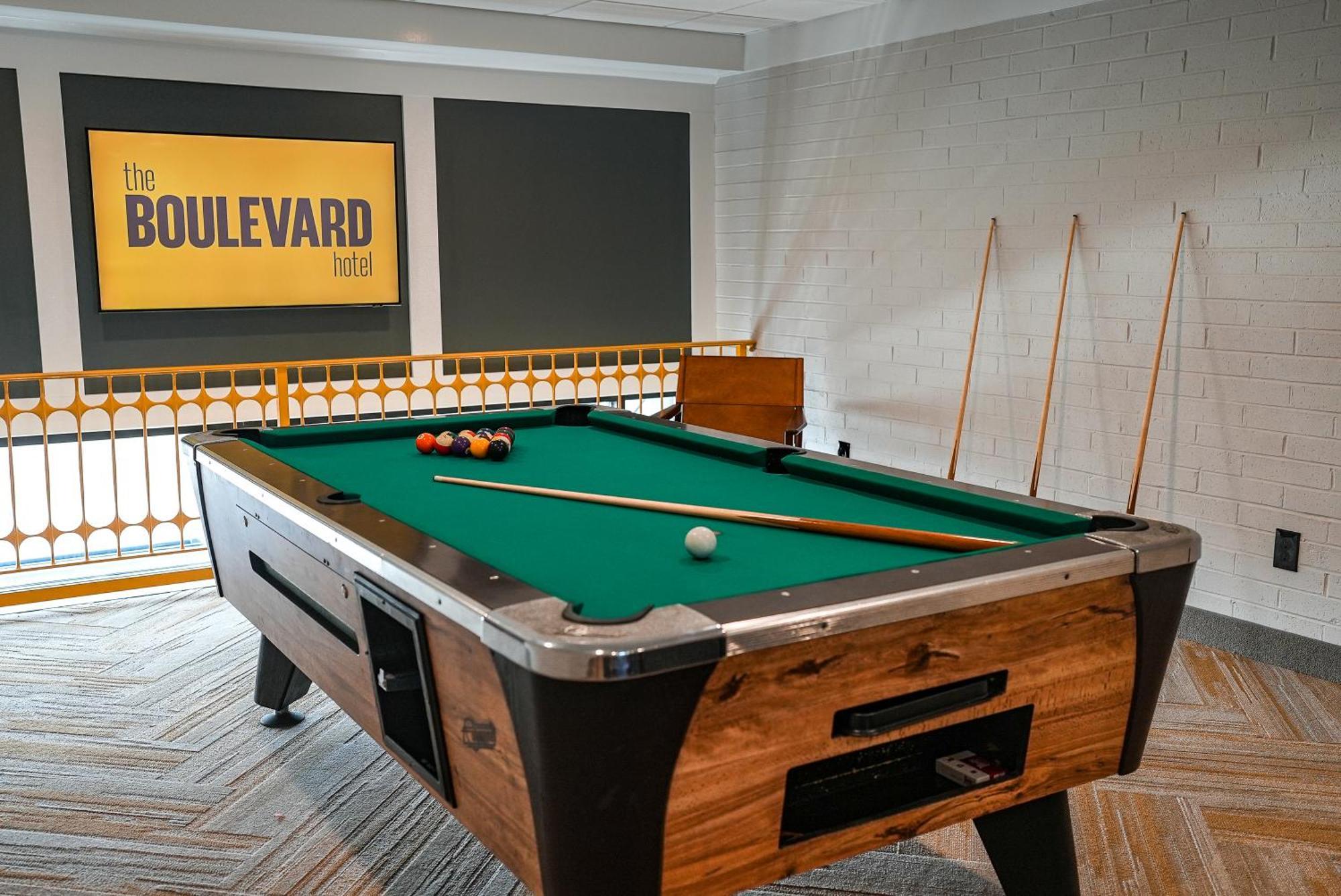 The Boulevard Hotel Бийч Хейвън Екстериор снимка