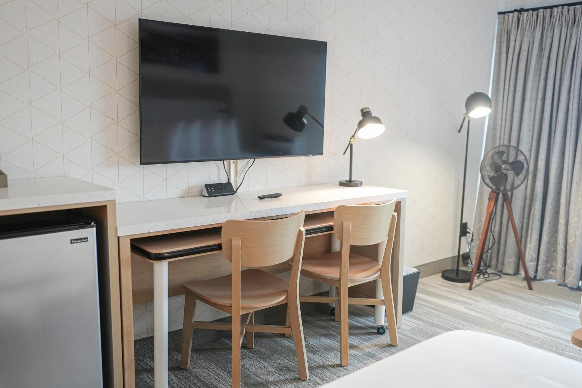 The Boulevard Hotel Бийч Хейвън Екстериор снимка
